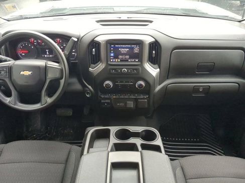 Used 2025 Chevrolet Silverado 2500 Custom w/ Custom Value Package image 15