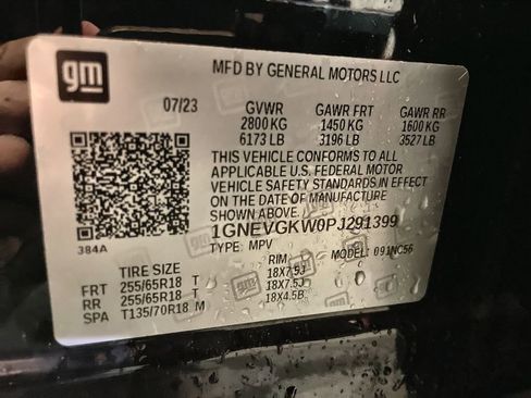 Used 2023 Chevrolet Traverse LT w/ Rear Camera Mirror Package image 32