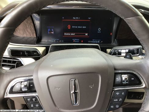 Used 2022 Lincoln Navigator Reserve image 8