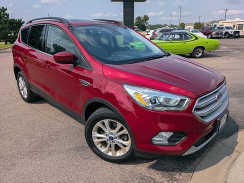 Used 2018 Ford Escape SEL w/ Ford Safe & Smart Package AWD/4WD image 3