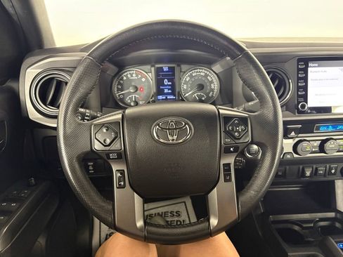 Used 2021 Toyota Tacoma TRD Off-Road AWD/4WD image 20