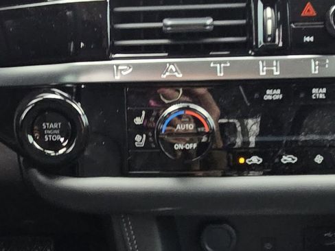 New 2026 Nissan Pathfinder Platinum image 18