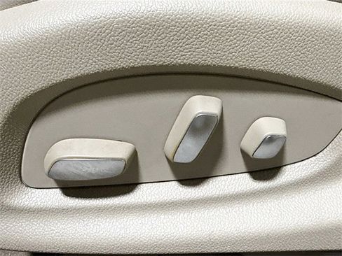 Used 2014 Cadillac XTS Luxury w/ Driver Awareness Package image 22