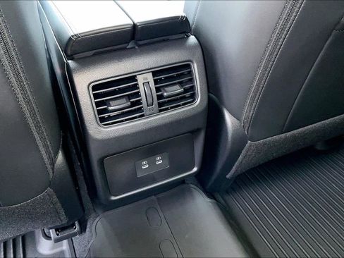 Used 2025 Nissan Rogue Platinum AWD/4WD image 34