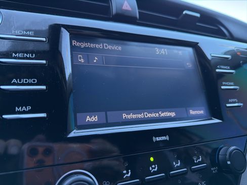 Used 2020 Toyota Camry LE image 32