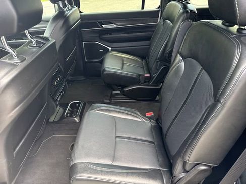 Used 2024 Jeep Wagoneer Series III AWD/4WD image 23