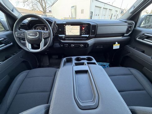 New 2026 GMC Sierra 1500 SLE image 19