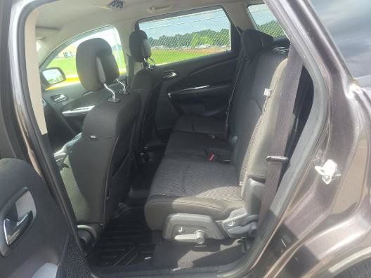 Used 2020 Dodge Journey SE w/ SE Popular Equipment Group FWD image 16