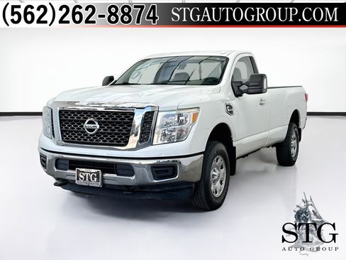 Used 2017 Nissan Titan SV RWD image 1
