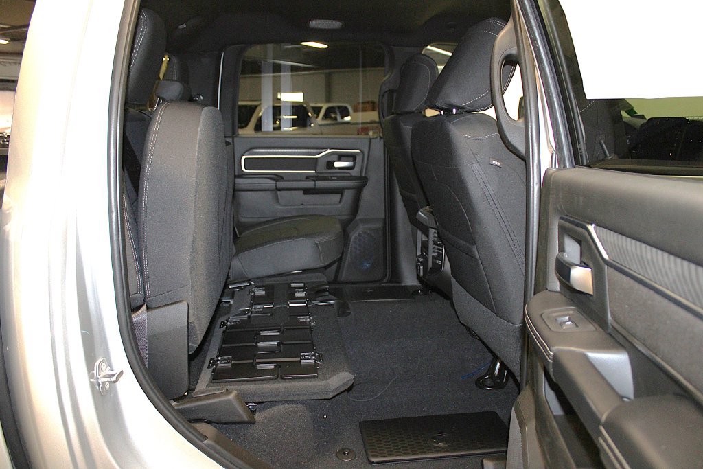 New 2026 RAM 2500 Big Horn AWD/4WD image 36