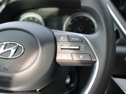 Used 2023 Hyundai Sonata SE w/ Cargo Package FWD image 3
