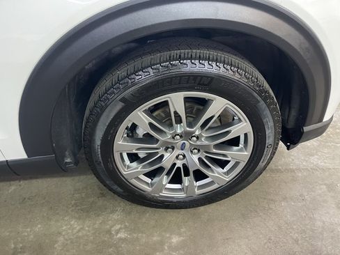 Certified 2025 Ford Explorer Active w/ Active Comfort Package AWD/4WD image 10