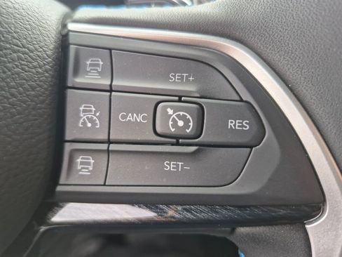 Used 2024 Jeep Grand Cherokee Trailhawk w/ Advanced Protech Group II AWD/4WD image 23
