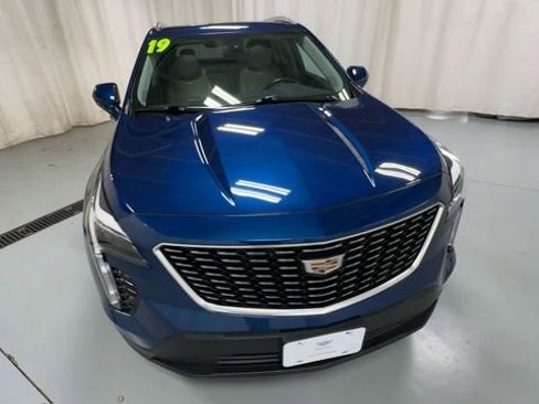 Used 2019 Cadillac XT4 Luxury w/ Cold Weather Package image 3