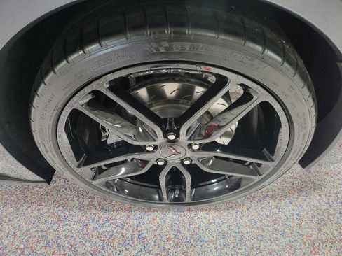 Used 2018 Chevrolet Corvette Stingray Coupe w/ Carbon Flash Badge Package image 7