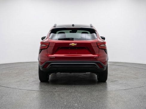 Used 2025 Chevrolet Trax LT FWD image 7