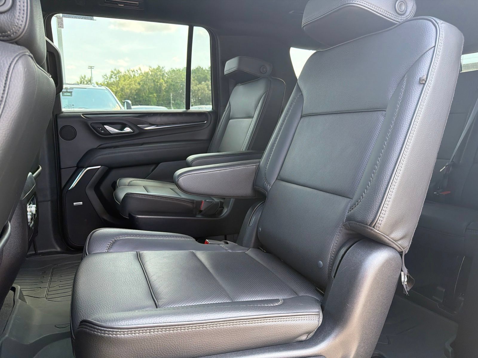 Used 2023 GMC Yukon XL Denali w/ LPO, Floor Liner Package RWD image 12