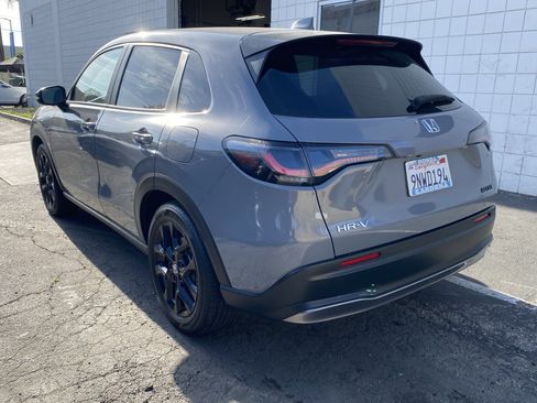 Used 2025 Honda HR-V Sport image 2