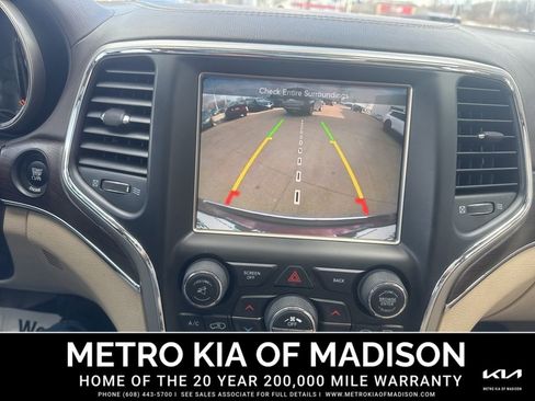 Used 2014 Jeep Grand Cherokee Overland w/ Advanced Technology Group image 24