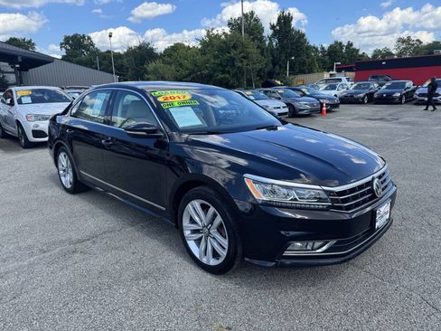 Used 2017 Volkswagen Passat 1.8T SEL Premium FWD image 3