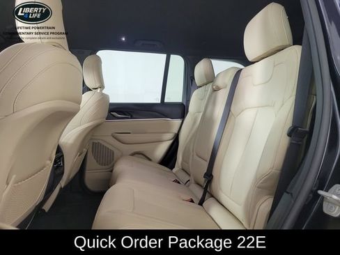 Used 2024 Jeep Grand Cherokee Limited AWD/4WD image 15