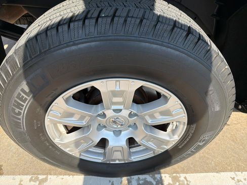 Used 2017 Nissan Titan SV AWD/4WD image 43