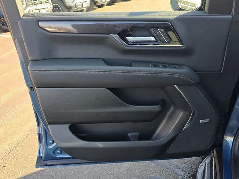 New 2026 GMC Yukon XL Elevation w/ Elevation Premium Package image 11