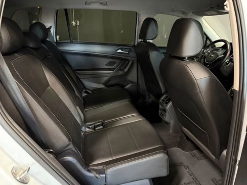 Used 2018 Volkswagen Tiguan SE image 17