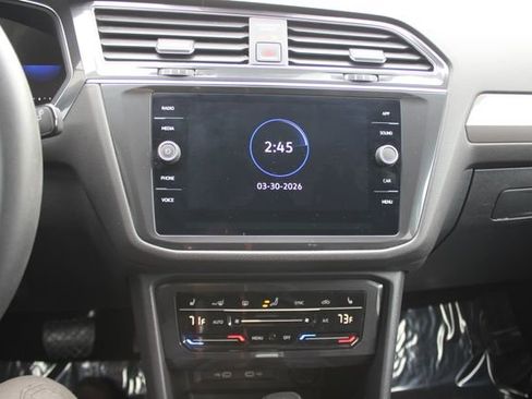 Used 2023 Volkswagen Tiguan SE image 4