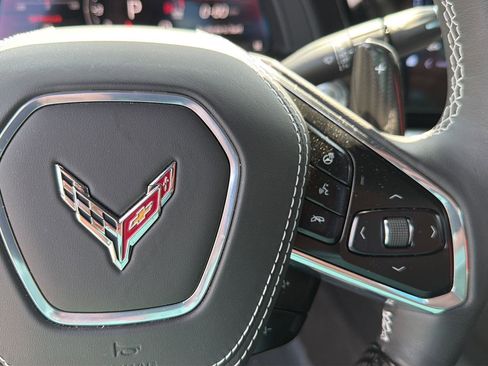 Used 2024 Chevrolet Corvette Z06 RWD image 17