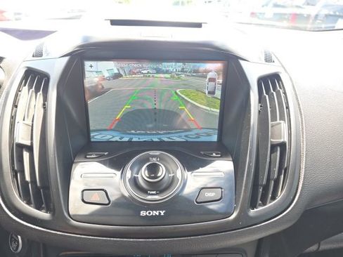 Used 2017 Ford Escape Titanium w/ Equipment Group 301A AWD/4WD image 17