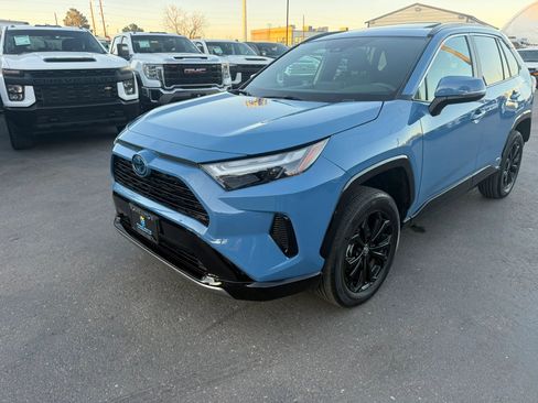 Used 2024 Toyota RAV4 SE w/ Convenience Package image 16