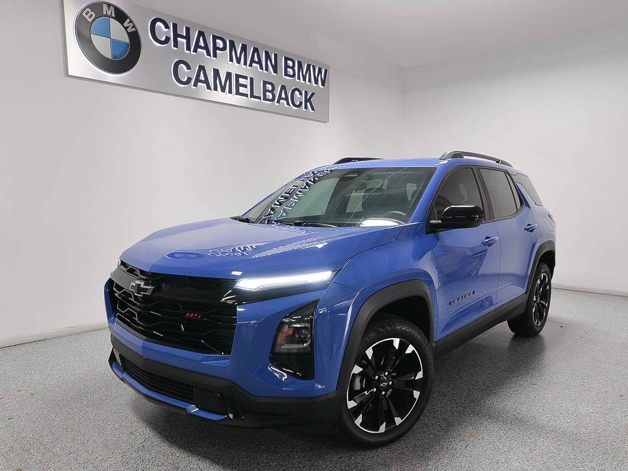 Used 2025 Chevrolet Equinox RS FWD image 1