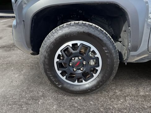 Used 2025 Toyota Tacoma TRD Off-Road image 13