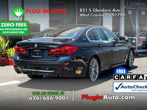 Used 2019 BMW 530e xDrive w/ Premium Package AWD/4WD image 4