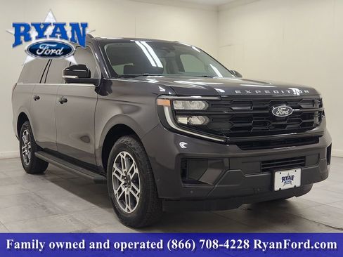 New 2025 Ford Expedition Max Active image 3