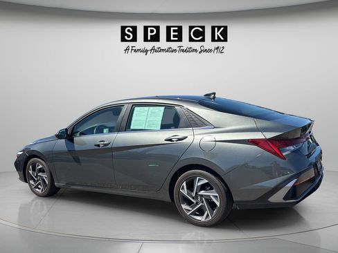 Certified 2025 Hyundai Elantra SEL FWD image 3
