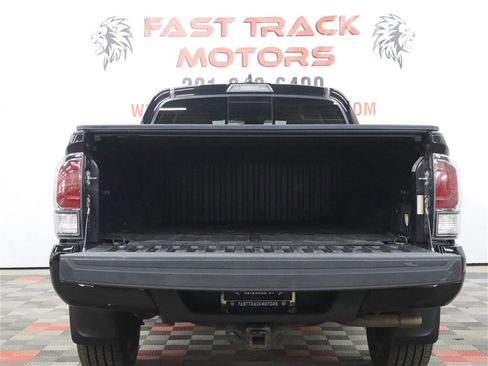 Used 2021 Toyota Tacoma Limited AWD/4WD image 6