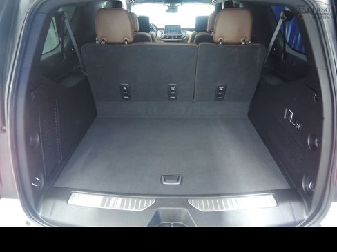 Used 2023 Chevrolet Suburban High Country w/ Advanced Technology Package image 41