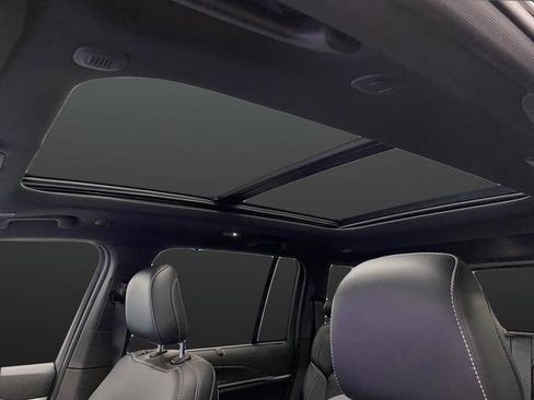 New 2025 Jeep Grand Cherokee Limited w/ Luxury Tech Group II AWD/4WD image 7