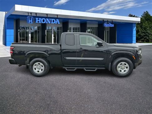 Used 2022 Nissan Frontier S w/ Graphics Package image 25