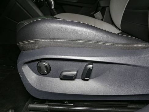 Used 2022 Volkswagen Taos SEL image 39