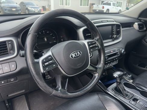Used 2019 Kia Sorento EX w/ EX Touring Package image 10