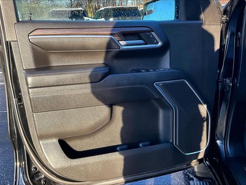 Used 2022 Chevrolet Silverado 1500 RST w/ Z71 Off-Road Package image 9