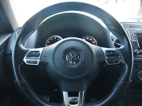 Used 2016 Volkswagen Tiguan R-Line image 12