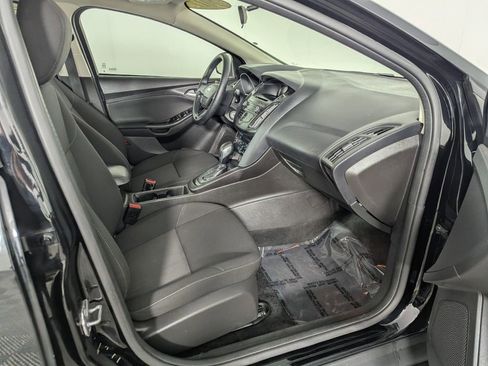Used 2017 Ford Focus SE image 29