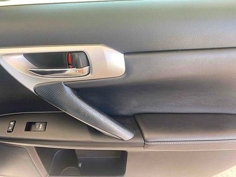 Used 2012 Lexus CT 200h Premium w/ Leather Pkg image 10