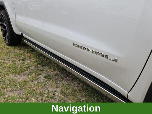 Used 2021 GMC Sierra 1500 Denali w/ Denali Ultimate Package AWD/4WD image 8