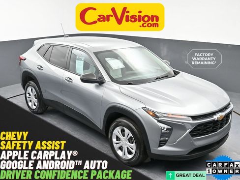 Used 2024 Chevrolet Trax LS w/ Driver Confidence Package image 1