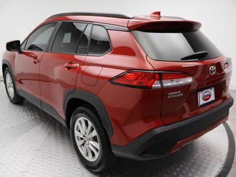 Used 2023 Toyota Corolla Cross LE image 11